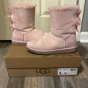 Bailey Bow Light Pink Uggs